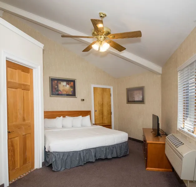 Cedar Park Whirlpool Suites hotel detail image 6