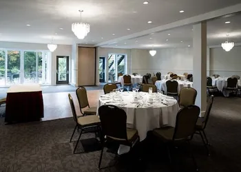 Manoir Des Sables, an Ascend Collection Hotel hotel thumbnail 3