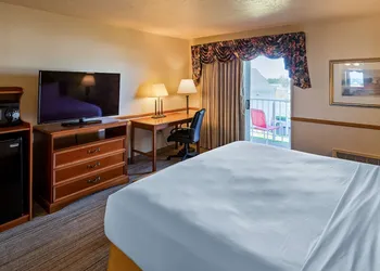 Apple Tree Inn, SureStay Collection by Best Western hotel thumbnail 6