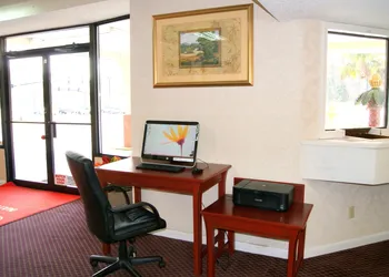 Red Carpet Inn hotel thumbnail 7