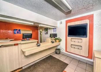 Motel 6 – Colorado Springs, CO – South/Metro Area hotel thumbnail 2