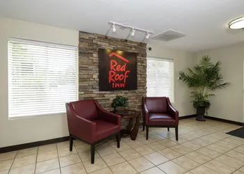 Red Roof Inn Defuniak Springs hotel thumbnail 2