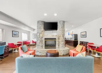 Comfort Inn & Suites Bellevue - Omaha Offutt AFB hotel thumbnail 3