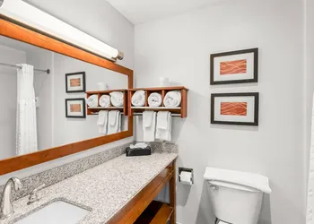 Comfort Inn & Suites Bellevue - Omaha Offutt AFB hotel thumbnail 8