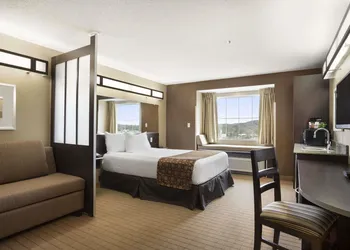 Microtel Inn & Suites by Wyndham Cambridge hotel thumbnail 5