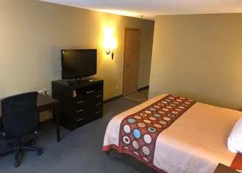 Super 8 by Wyndham LaGrande hotel thumbnail 6