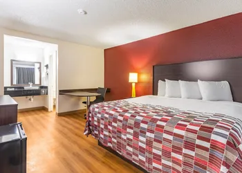 Red Roof Inn Phoenix - Midtown hotel thumbnail 8