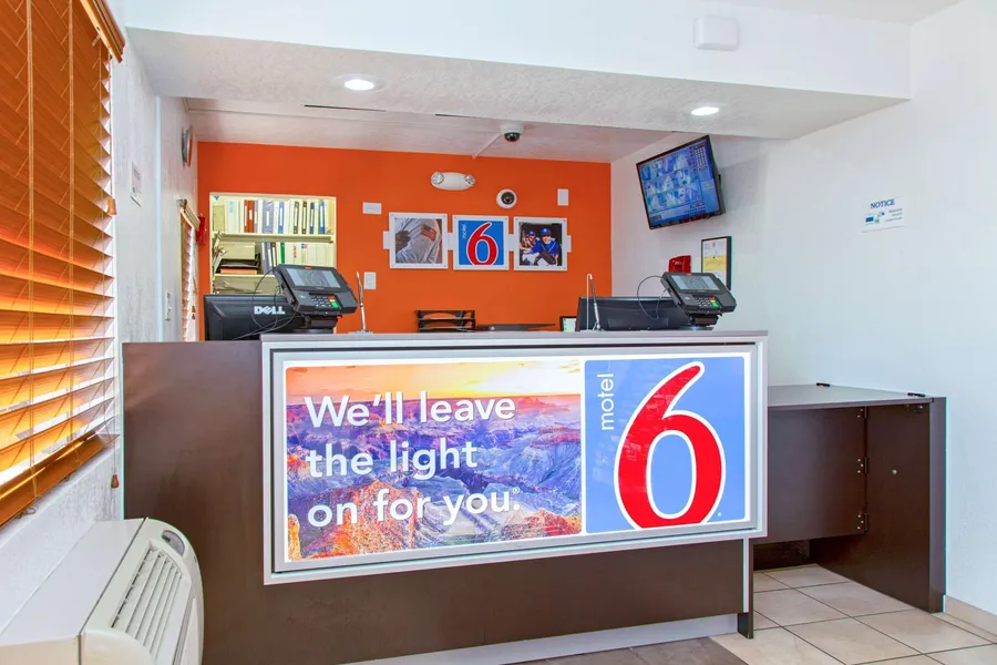 Motel 6 Phoenix, AZ - Airport - 24th Street hotel detail image 2