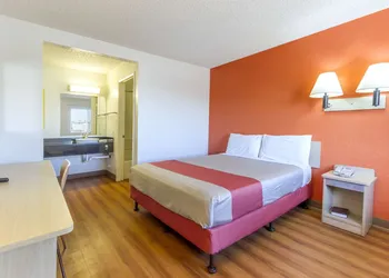 Motel 6 Phoenix, AZ - Airport - 24th Street hotel thumbnail 8