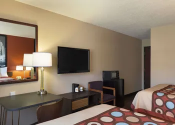 Super 8 by Wyndham Taylor/Detroit Area hotel thumbnail 5