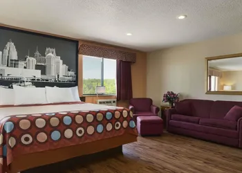 Super 8 by Wyndham Taylor/Detroit Area hotel thumbnail 7
