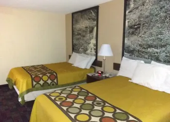 Super 8 by Wyndham Boonville hotel thumbnail 6