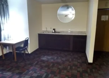 Super 8 by Wyndham Boonville hotel thumbnail 7
