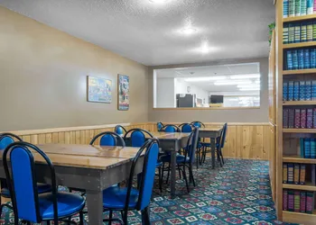 Super 8 by Wyndham Park Rapids hotel thumbnail 3