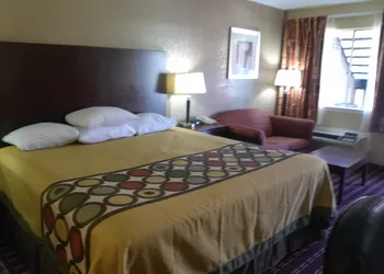 Super 8 by Wyndham Kerrville TX hotel thumbnail 2