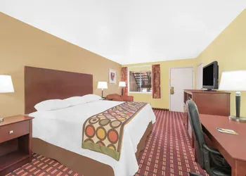Super 8 by Wyndham Kerrville TX hotel thumbnail 6