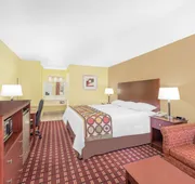 Super 8 by Wyndham Kerrville TX hotel detail image 7