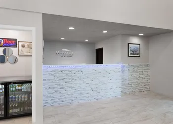 Baymont by Wyndham Oshkosh Airport hotel thumbnail 5