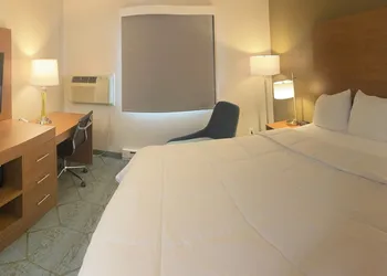 Baymont by Wyndham Oshkosh Airport hotel thumbnail 8
