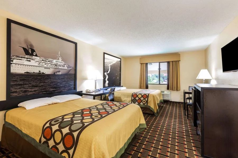 Super 8 by Wyndham League City/Kemah Area hotel detail image 6