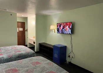 Highland Inn Peculiar hotel thumbnail 8