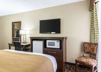 Quality Inn & Suites Arden Hills - Saint Paul North hotel thumbnail 8