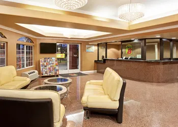 Super 8 by Wyndham Los Angeles Downtown hotel thumbnail 2
