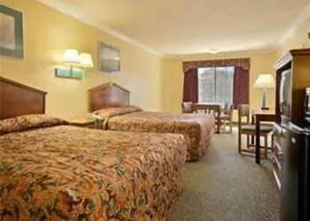 Super 8 by Wyndham Los Angeles Downtown hotel thumbnail 5