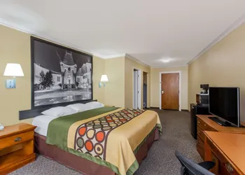 Super 8 by Wyndham Los Angeles Downtown hotel thumbnail 8