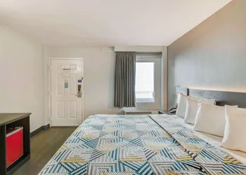 Motel 6 Atlanta, GA - Midtown hotel thumbnail 4