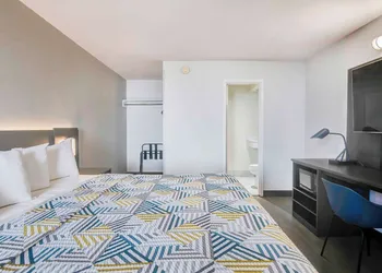 Motel 6 Atlanta, GA - Midtown hotel thumbnail 7