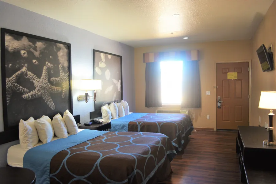 Super 8 by Wyndham Galveston hotel detail image 6