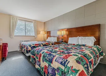 Skyview Inn hotel thumbnail 5