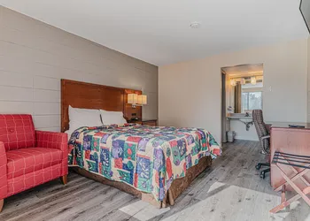 Skyview Inn hotel thumbnail 6