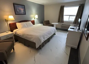 Burntwood Hotel hotel thumbnail 8