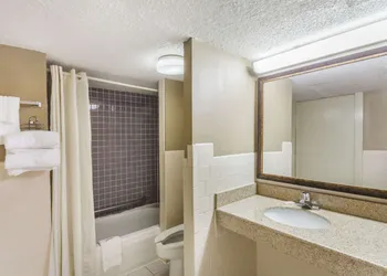 Knights Inn Lebanon hotel thumbnail 8
