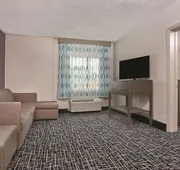 La Quinta Inn & Suites by Wyndham Chattanooga - East Ridge hotel detail image 7