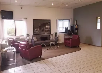 Super 8 by Wyndham Bend hotel thumbnail 2