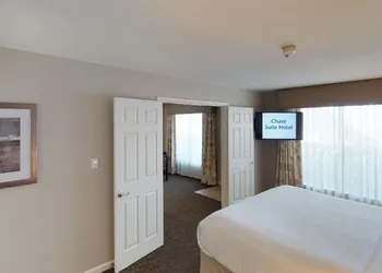 Chase Suites Hotel Brea-Fullerton hotel thumbnail 3