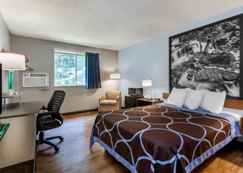 Super 8 by Wyndham East Stroudsburg/Poconos hotel thumbnail 5