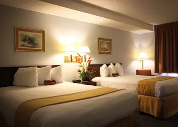 Clover Island Inn hotel thumbnail 3