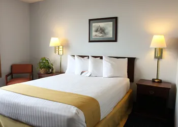 Clover Island Inn hotel thumbnail 4