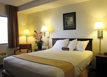 Clover Island Inn hotel thumbnail 6