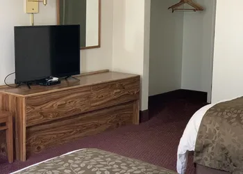 White Buffalo hotel thumbnail 5