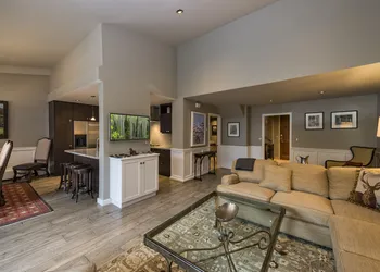 Vail's Mountain Haus hotel thumbnail 6