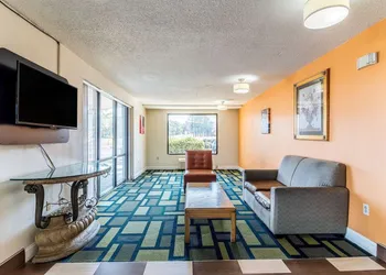 Motel 6 Kenly, NC hotel thumbnail 3