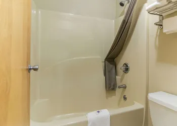 Motel 6 Kenly, NC hotel thumbnail 7