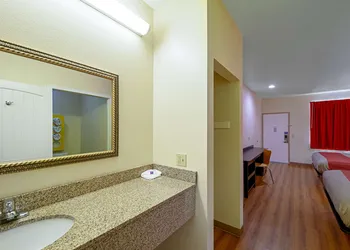 Motel 6 Rhome, TX hotel thumbnail 5