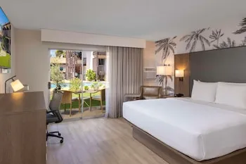 FOUND Hotels, Santa Barbara, Series by Marriott hotel thumbnail 4