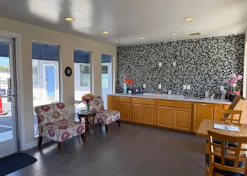 Pacific Inn hotel thumbnail 2